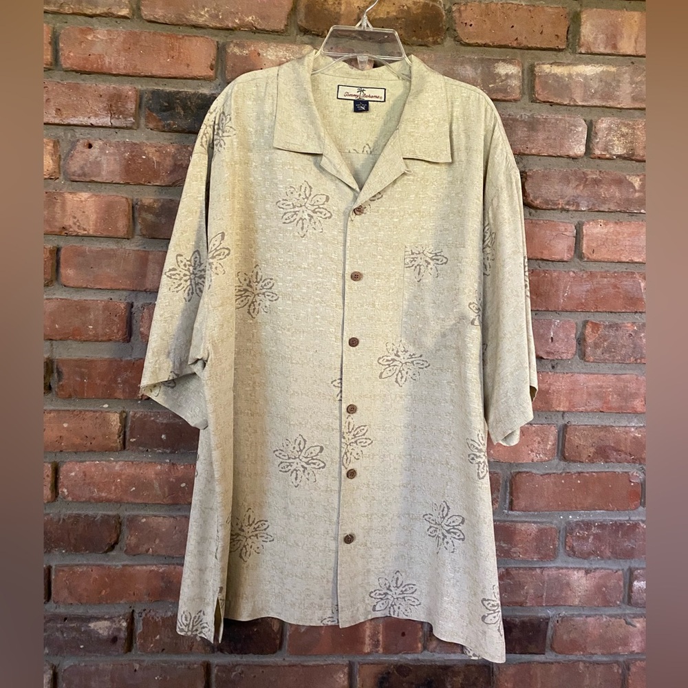 Tommy Bahama Silk Button-Up Shirt - Large